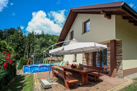 Patio, Swimming pool, Swimming pool