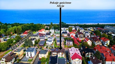 Property building, Neighbourhood, Natural landscape, Bird's eye view, City view, Sea view, Street view, Location