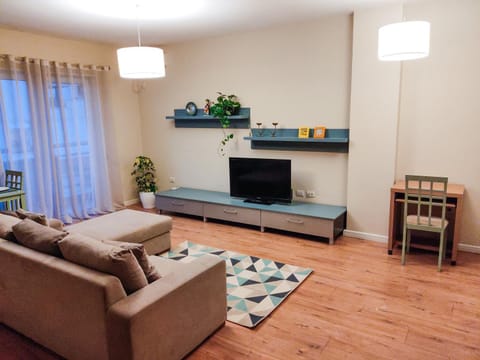 Communal lounge/ TV room, Living room, Seating area, Evening entertainment