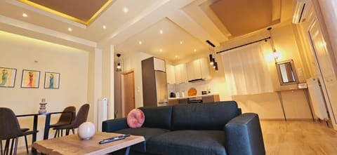 Kitchen or kitchenette, Living room, Seating area, Dining area