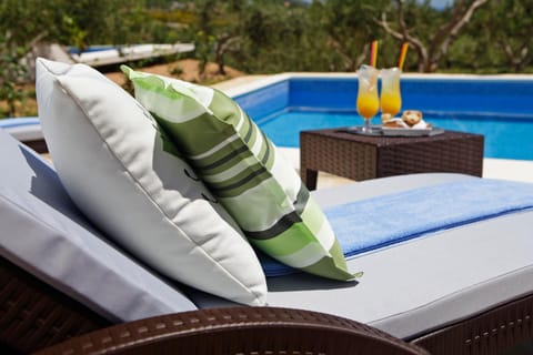 Balcony/Terrace, Decorative detail