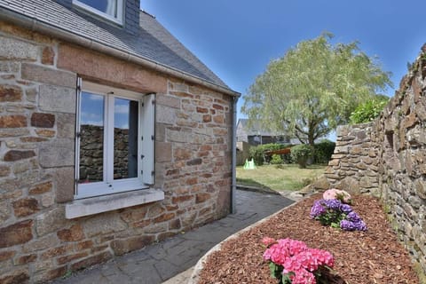Gîte Louannec - Ty Bleiz House in Louannec