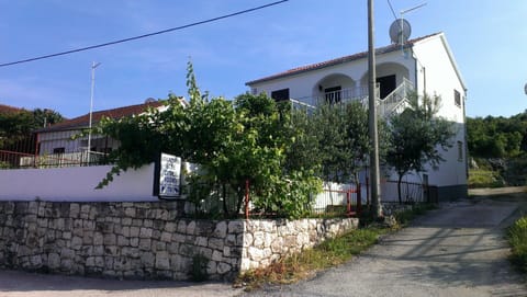 Facade/entrance, Garden