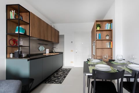 Kitchen or kitchenette, Dining area, stove