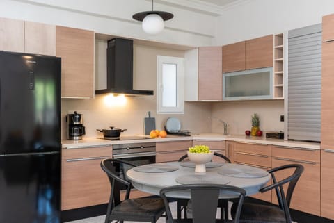 Coffee/tea facilities, Dining area, pet friendly, stove, toaster