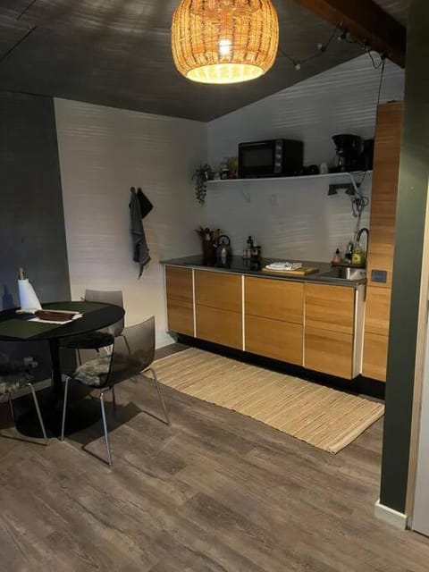 Hytte-vandudsigt-Hottub-hygge Apartment in Zealand