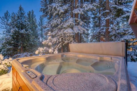 EJ's Point Walk to Beach House in Dollar Point