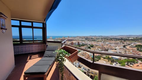 Day, View (from property/room), Balcony/Terrace, Balcony/Terrace, Seating area, City view, Sea view