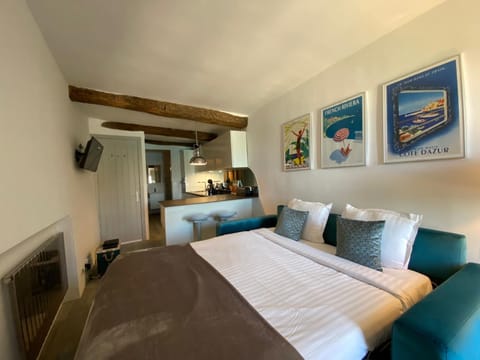 Communal lounge/ TV room, Photo of the whole room, Bedroom