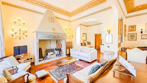 Brunelleschi Imperial House Apartment in Florence