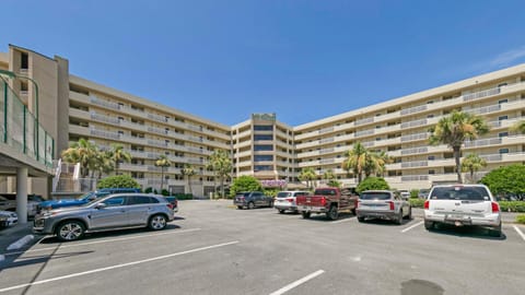 Inlet Reef 215 Spacious condo with complimentary seasonal beach service and great water views House in Destin