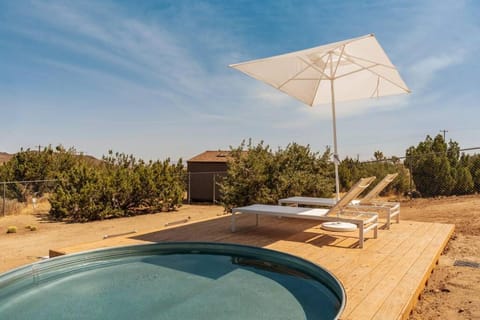 The Skyline Retreat - pool & spa House in Yucca Valley
