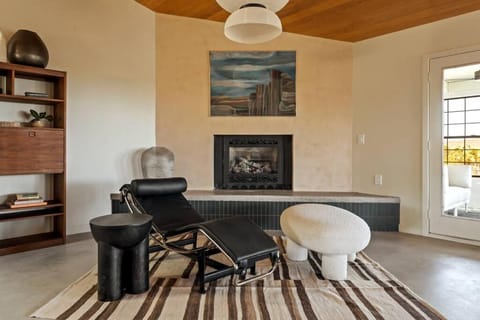The Skyline Retreat - pool & spa House in Yucca Valley