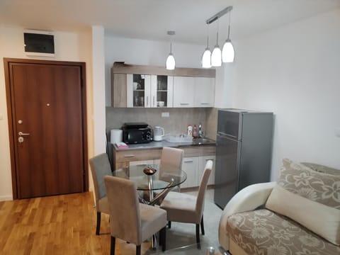 Kitchen or kitchenette, pet friendly