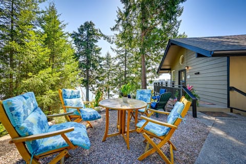 Private Beach at Waterfront Harstine Island Escape House in Puget Sound