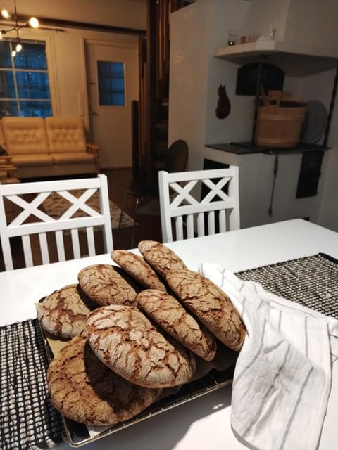 Photo of the whole room, Dining area, Food