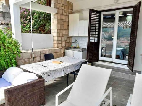 Patio, Day, View (from property/room), Balcony/Terrace, Seating area, Dining area, kitchen