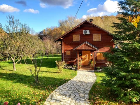 Property building, Natural landscape, Garden, Garden view