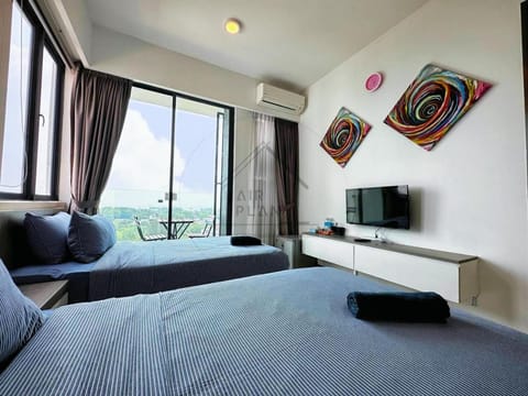 Bed, TV and multimedia, Photo of the whole room, air conditioner