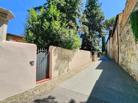 La mia limonaia sui colli, garden, parking, fit for bike ! Villa in Florence
