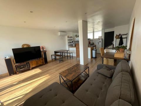 Joli duplex de 75m2 à 10mn à pieds de la plage Apartment in Le Lavandou