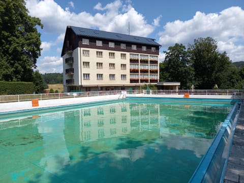 Property building, Day, Swimming pool, Swimming pool