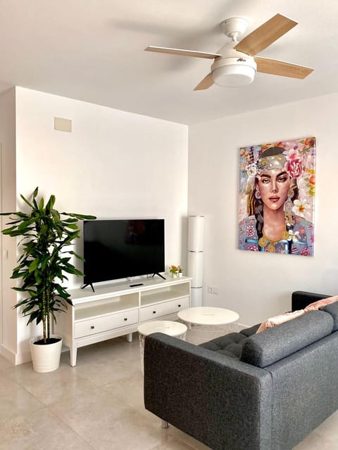 TV and multimedia, Living room, fireplace