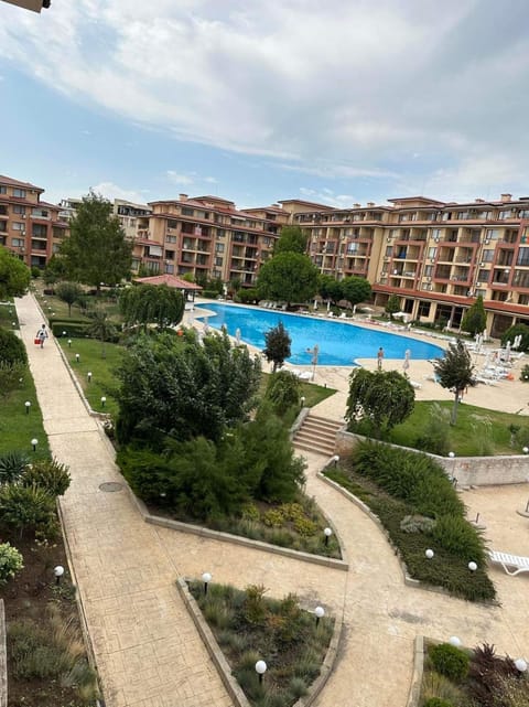 Garden, Swimming pool