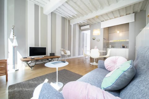 Communal lounge/ TV room, Living room