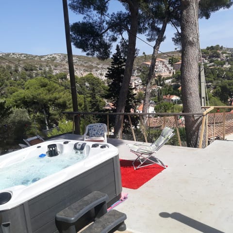 Hot Tub, View (from property/room)