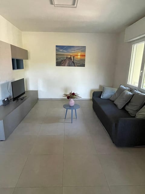 Communal lounge/ TV room, TV and multimedia, Living room, Seating area