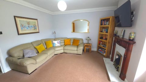 Communal lounge/ TV room, Living room