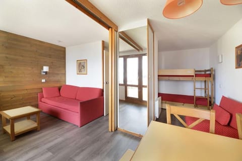 Living room, Photo of the whole room, Seating area