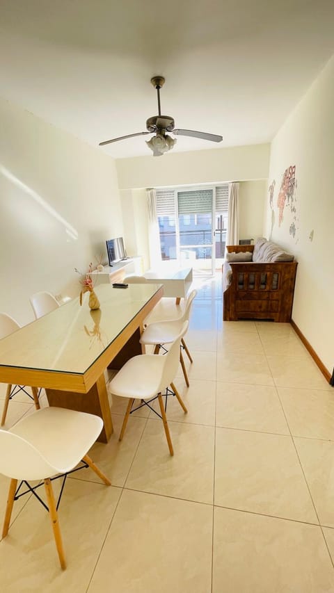 Living room, Seating area, Dining area, fireplace