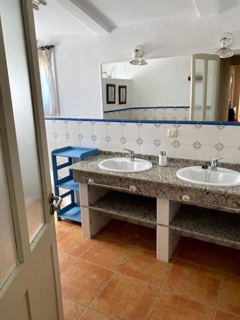 4 habitaciones, jardín y vistas al mar Apartment in O Morrazo