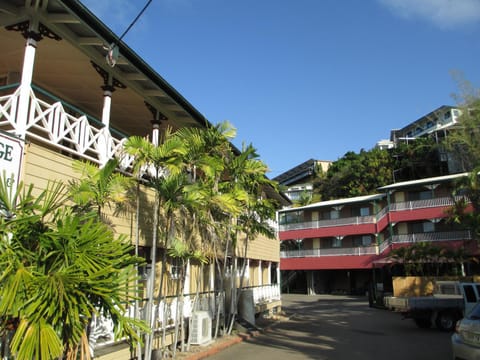 Property building, Facade/entrance