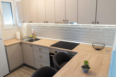 Kitchen or kitchenette, pet friendly