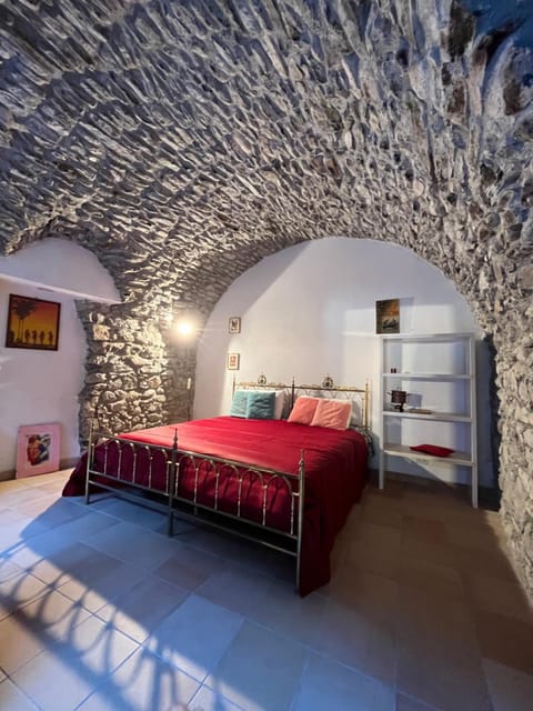 Casa Victoria - Full equipped stone house House in Liguria