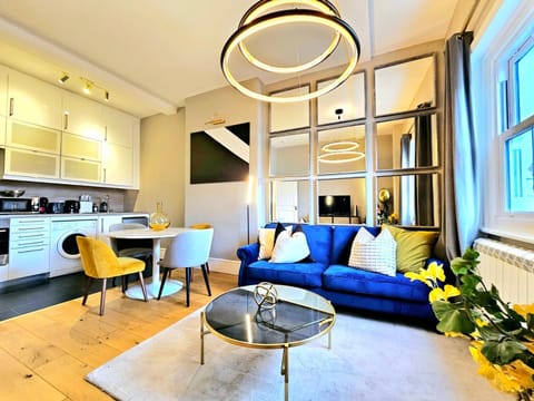 Kitchen or kitchenette, Living room, Dining area, minibar, pet friendly, stove