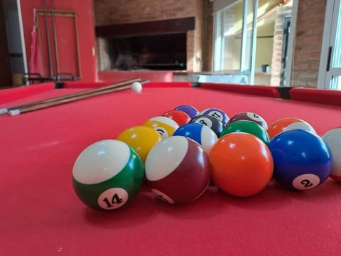 Billiard, Game Room