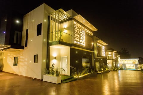 Property building, Balcony/Terrace