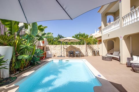 Property building, Patio, Day, View (from property/room), Balcony/Terrace, Pool view, Swimming pool, sunbed