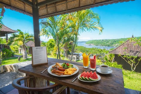 Restaurant/places to eat, View (from property/room), Food and drinks, Dining area, Food, Sea view, Breakfast
