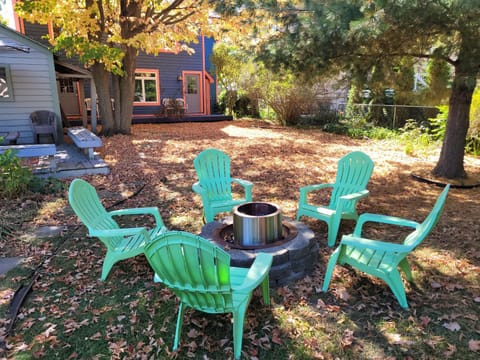 The Coral Castle - Gorgeous and Great Location! House in Frankfort