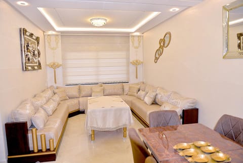 Property building, Restaurant/places to eat, Living room, Seating area