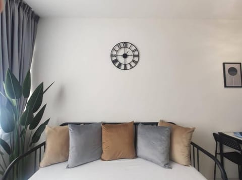 Bed, Living room, Seating area