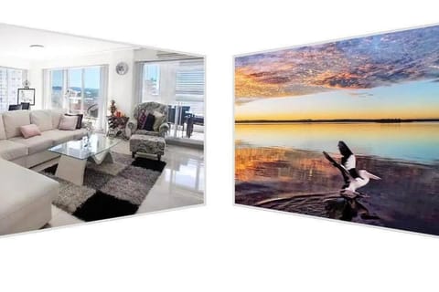 Communal lounge/ TV room, Natural landscape, TV and multimedia, Living room, Decorative detail, Seating area, Dining area, Evening entertainment, Sea view