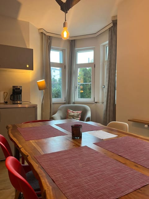 Kitchen or kitchenette, Seating area, Dining area