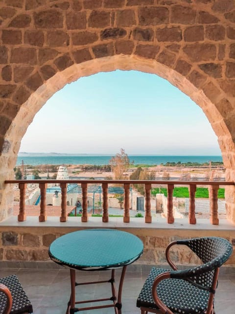 Natural landscape, View (from property/room), Balcony/Terrace, Seating area, Dining area, Sea view