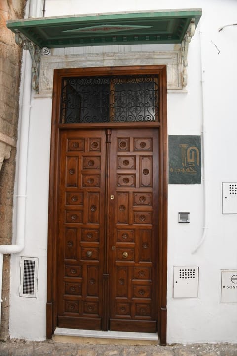 Facade/entrance